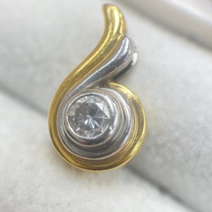 K18/Pt900　ネックレストップ　ダイヤモンド　18金　プラチナ